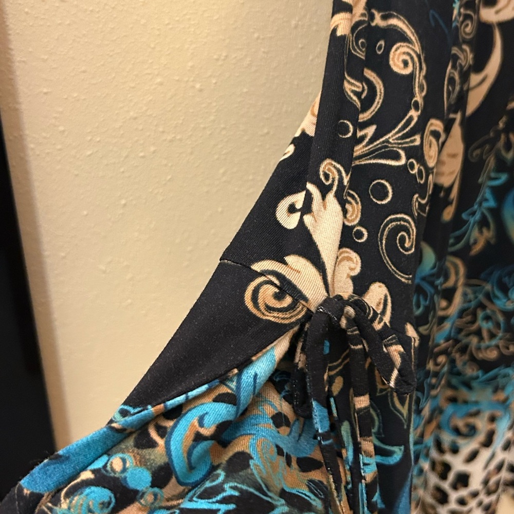 Chico’s Top With Quarter Length Sleeves - Size 1(M-8) Multi Design - Picture 10 of 14